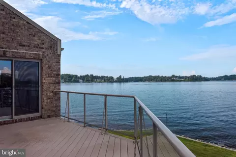 Exterior - 730 S River Landing Rd, Edgewater, MD 21037 photo 6 of 9