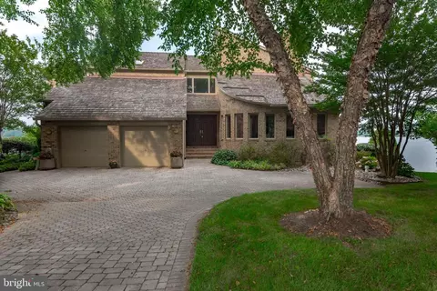 Exterior - 730 S River Landing Rd, Edgewater, MD 21037 photo 3 of 9