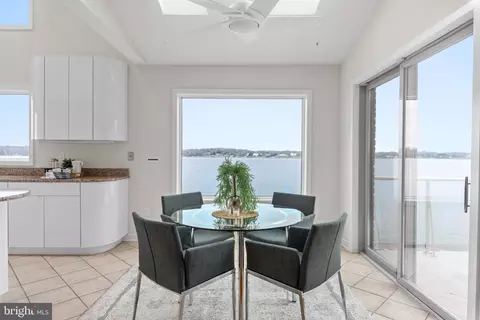 Dining - 730 S River Landing Rd, Edgewater, MD 21037 photo 6 of 7