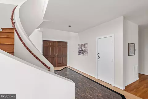 Entry Way - 730 S River Landing Rd, Edgewater, MD 21037 photo 2 of 7