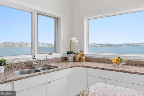 Kitchen - 730 S River Landing Rd, Edgewater, MD 21037 photo 4 of 6