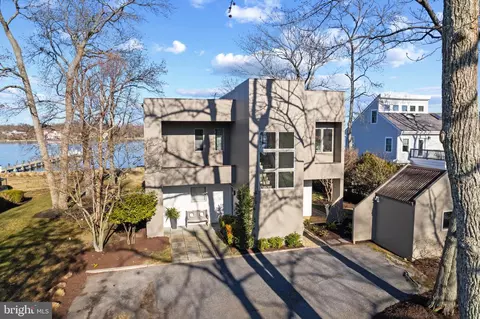 Exterior - 3803 Thomas Point Rd, Annapolis, MD 21403 photo 9 of 9