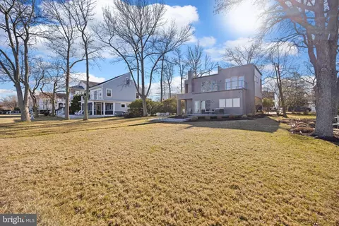 Exterior - 3803 Thomas Point Rd, Annapolis, MD 21403 photo 8 of 9