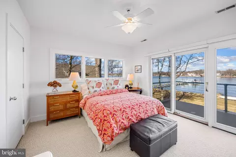 Bedroom - 3803 Thomas Point Rd, Annapolis, MD 21403 photo 1 of 4