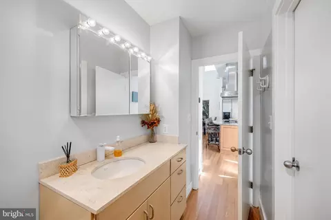 Bath - 3803 Thomas Point Rd, Annapolis, MD 21403 photo 1 of 2