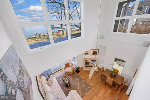 Living - 3803 Thomas Point Rd, Annapolis, MD 21403 photo 4 of 4