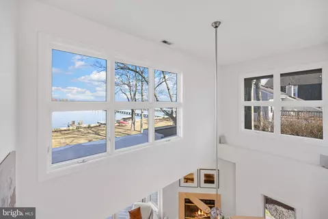 Entry Way - 3803 Thomas Point Rd, Annapolis, MD 21403 photo 2 of 2