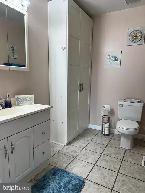 Bath - 7748 Edgewood Ave, Pasadena, MD 21122 photo 4 of 7