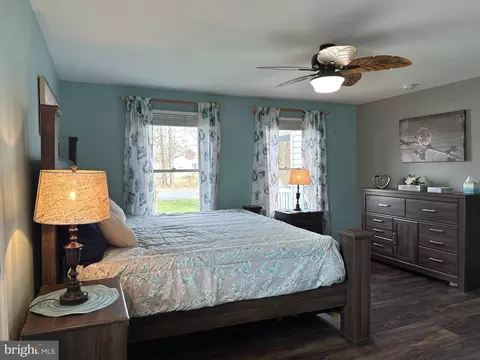 Bedroom - 7748 Edgewood Ave, Pasadena, MD 21122 photo 2 of 5