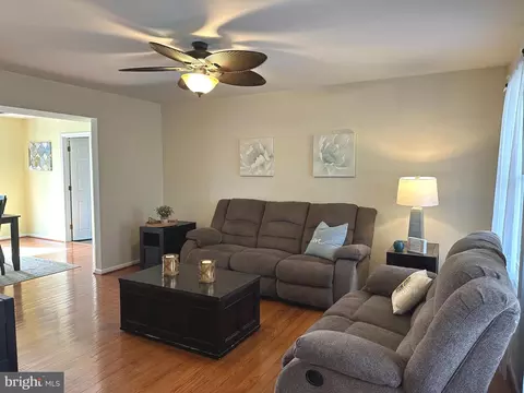 Living - 7748 Edgewood Ave, Pasadena, MD 21122 photo 1 of 7