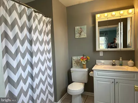 Bath - 7748 Edgewood Ave, Pasadena, MD 21122 photo 1 of 7