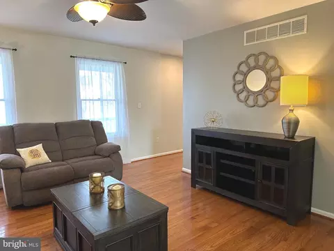 Living - 7748 Edgewood Ave, Pasadena, MD 21122 photo 5 of 7