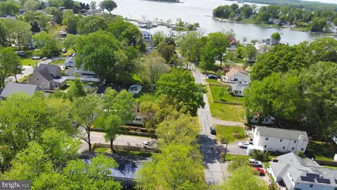 309 Lakeview Ave, Edgewater, MD 21037
