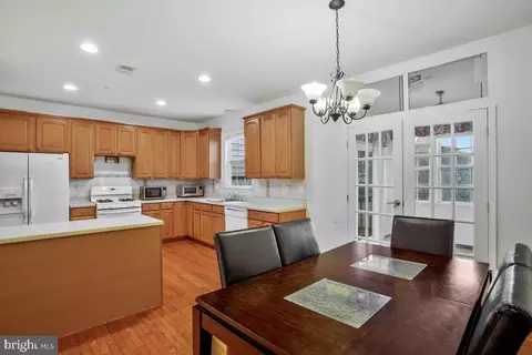 Kitchen - 67 Two Rivers Dr, Edgewater, MD 21037 photo 6 of 7
