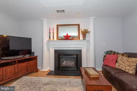 Living - 184 Irene Ave, Pasadena, MD 21122 photo 5 of 6