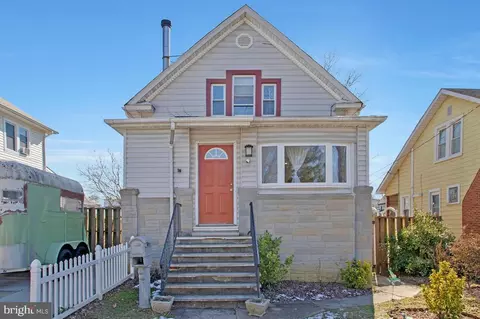 13 1st Ave, Brooklyn, MD 21225