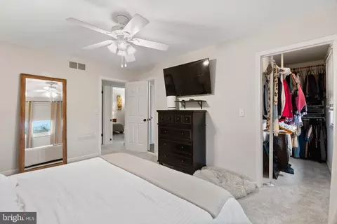 Bedroom - 413 Fairmount Dr, Edgewater, MD 21037 photo 8 of 8