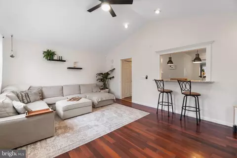 Living - 413 Fairmount Dr, Edgewater, MD 21037 photo 3 of 4