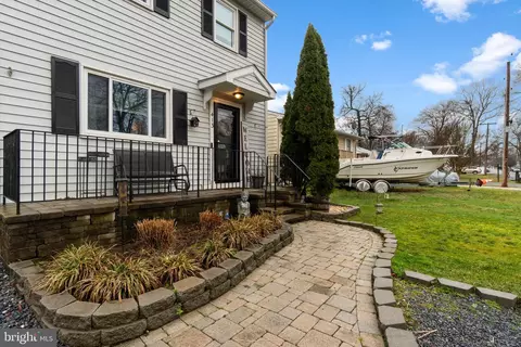 Exterior - 413 Fairmount Dr, Edgewater, MD 21037 photo 3 of 13