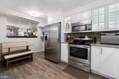 Kitchen - 413 Fairmount Dr, Edgewater, MD 21037 photo 4 of 6