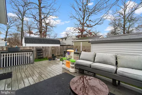 Exterior - 413 Fairmount Dr, Edgewater, MD 21037 photo 9 of 13