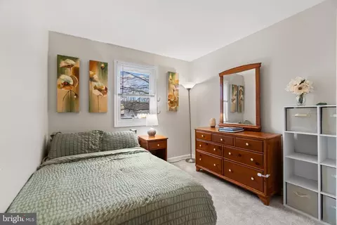 Bedroom - 413 Fairmount Dr, Edgewater, MD 21037 photo 2 of 8