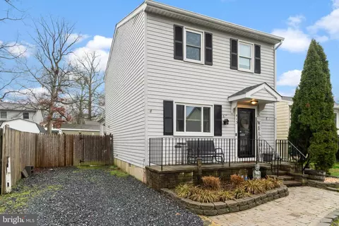 Exterior - 413 Fairmount Dr, Edgewater, MD 21037 photo 2 of 13