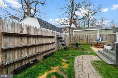 Exterior - 413 Fairmount Dr, Edgewater, MD 21037 photo 7 of 13