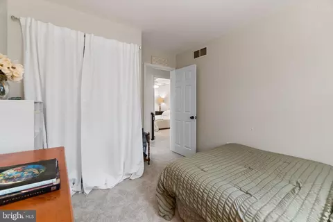 Bedroom - 413 Fairmount Dr, Edgewater, MD 21037 photo 3 of 8