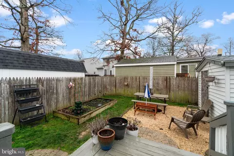 Exterior - 413 Fairmount Dr, Edgewater, MD 21037 photo 10 of 13