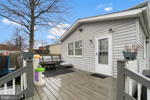 Exterior - 413 Fairmount Dr, Edgewater, MD 21037 photo 11 of 13