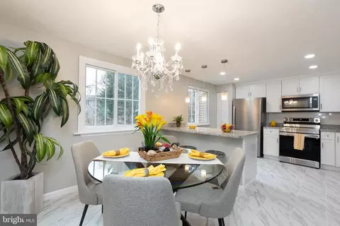 Dining - 7964 Union Jack Ct, Pasadena, MD 21122 photo 2 of 4