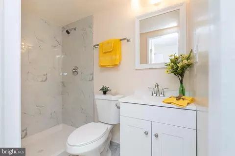 Bath - 7964 Union Jack Ct, Pasadena, MD 21122 photo 3 of 5