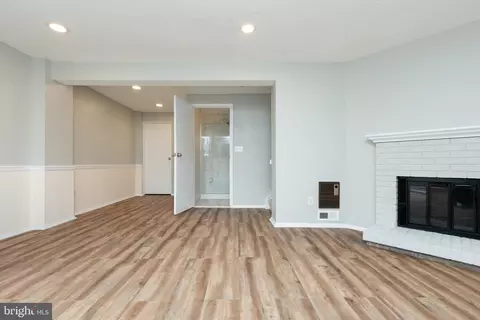 Living - 7964 Union Jack Ct, Pasadena, MD 21122 photo 14 of 15