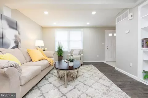 Living - 7964 Union Jack Ct, Pasadena, MD 21122 photo 2 of 15