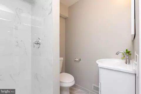 Bath - 7964 Union Jack Ct, Pasadena, MD 21122 photo 5 of 5