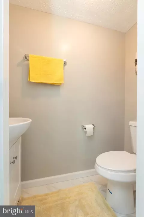 Bath - 7964 Union Jack Ct, Pasadena, MD 21122 photo 1 of 5