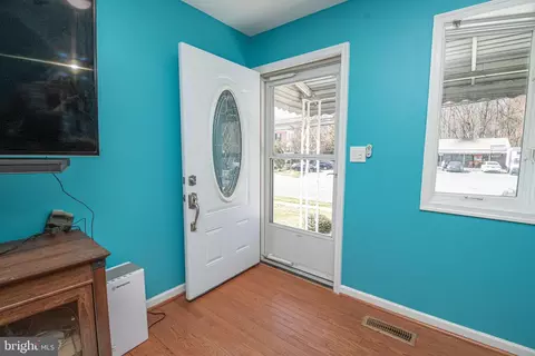 Entry Way - 245 Brock Bridge Rd, Laurel, MD 20724 photo 1 of 8