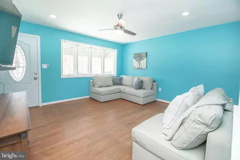 Entry Way - 245 Brock Bridge Rd, Laurel, MD 20724 photo 2 of 8