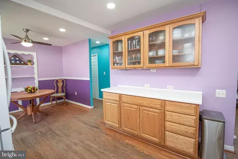 Entry Way - 245 Brock Bridge Rd, Laurel, MD 20724 photo 4 of 8