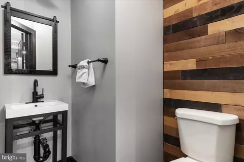 Entry Way - 751 210th St, Pasadena, MD 21122 photo 5 of 5