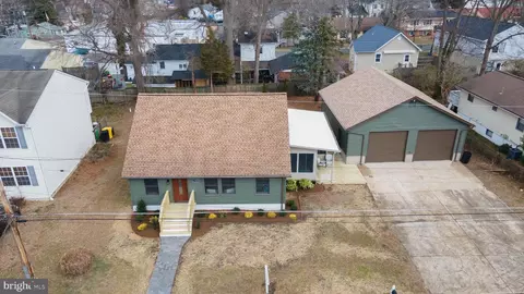 Exterior - 1707 Ridgely Rd, Edgewater, MD 21037 photo 2 of 10