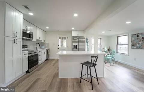 Kitchen - 1707 Ridgely Rd, Edgewater, MD 21037 photo 5 of 5