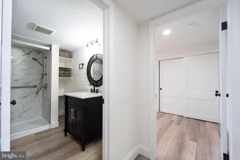 Bath - 1707 Ridgely Rd, Edgewater, MD 21037 photo 3 of 3