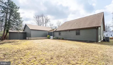 Exterior - 1707 Ridgely Rd, Edgewater, MD 21037 photo 8 of 10
