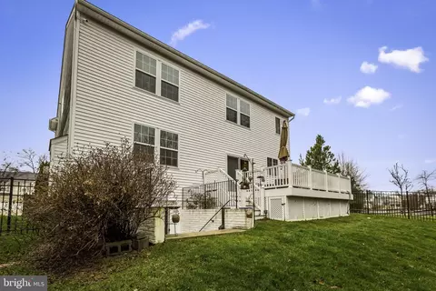 Exterior - 2313 Meadows Ct, Odenton, MD 21113 photo 9 of 12