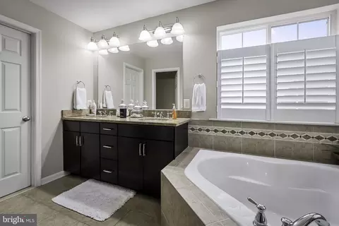 Bath - 2313 Meadows Ct, Odenton, MD 21113 photo 3 of 6