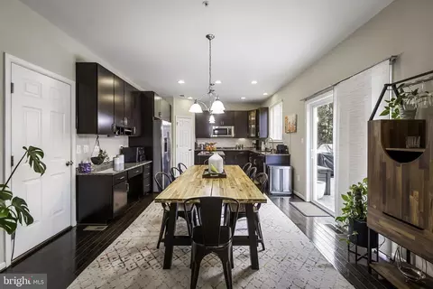 Dining - 2313 Meadows Ct, Odenton, MD 21113 photo 2 of 3