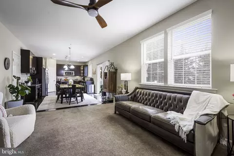 Living - 2313 Meadows Ct, Odenton, MD 21113 photo 1 of 5
