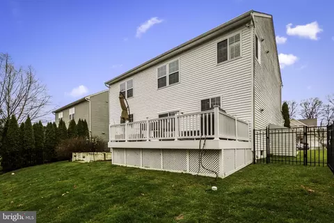 Exterior - 2313 Meadows Ct, Odenton, MD 21113 photo 11 of 12